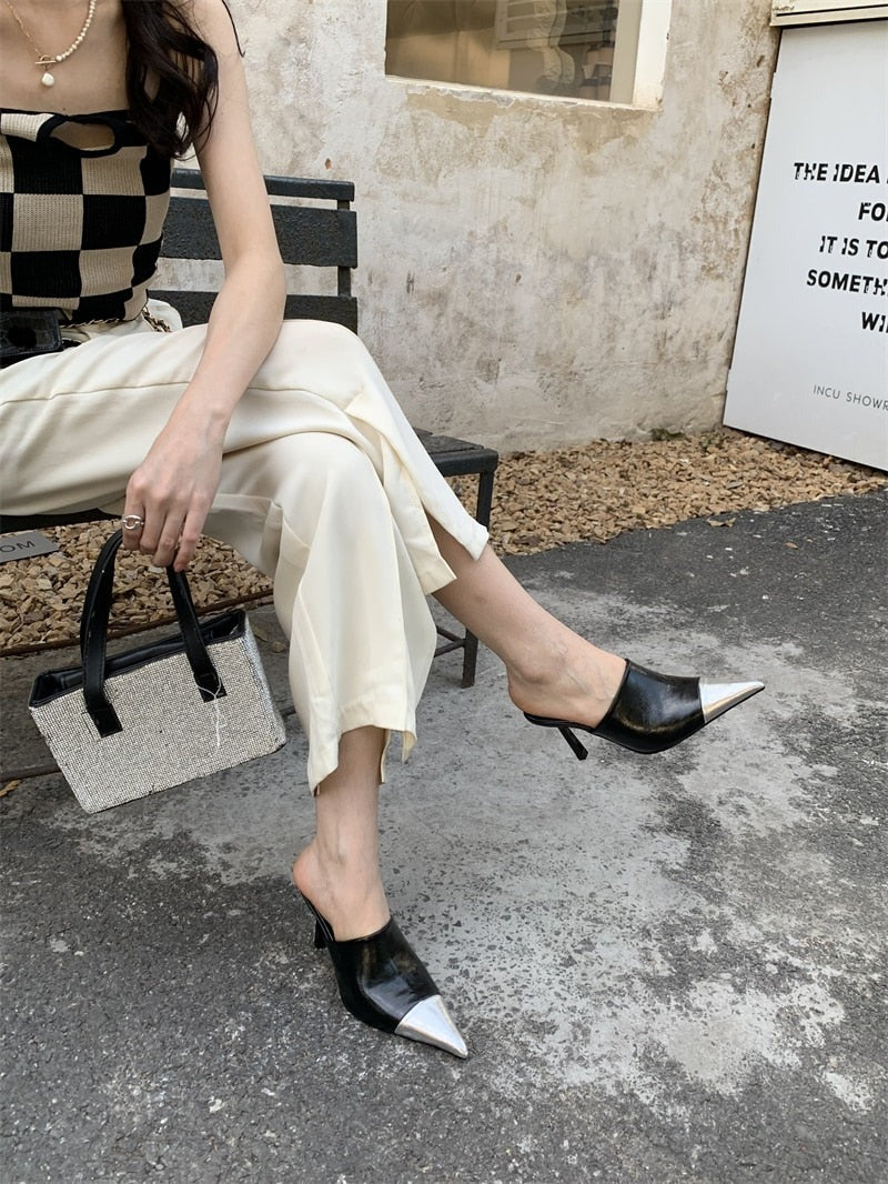 Mules with Contrast Pointed Toe
